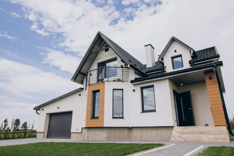 Hire the Best Custom Home Builders –  Build Your Dream Home with Trusted Experts
