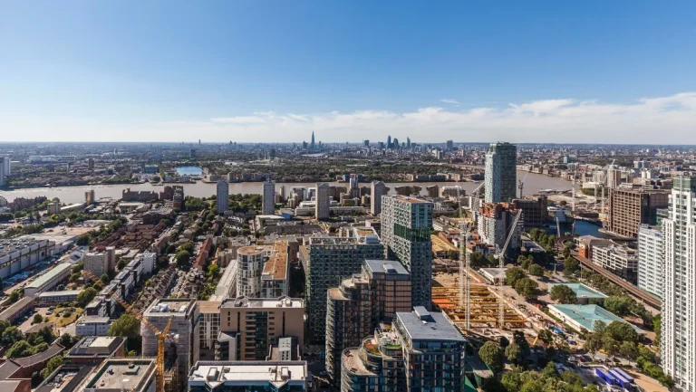 Luxury Development Opportunities London Docklands – Investment Potential 2025